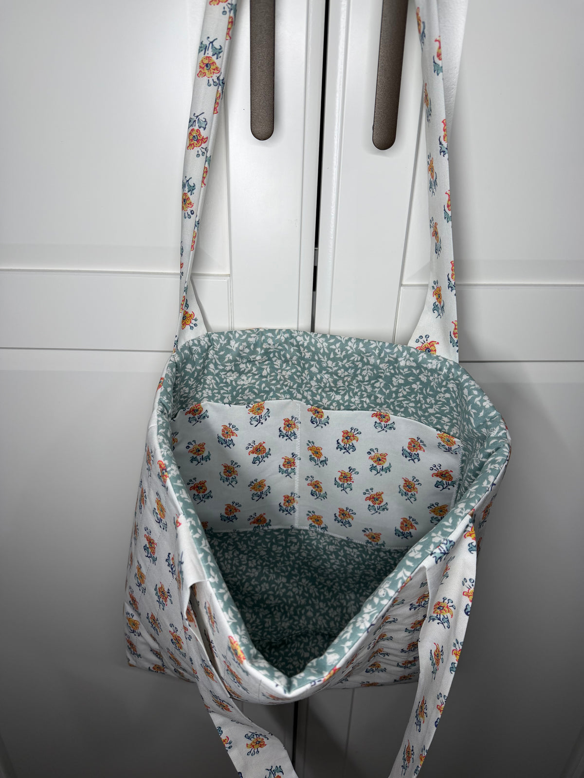 “Gold Mini Tulip” Quilted Midi Tote